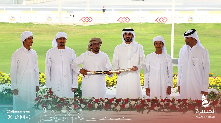 وزير الداخلية يتوج الفائزين بمهرجان المؤسس للهجن