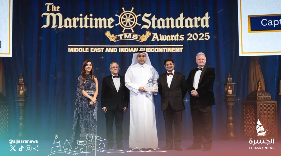 الخنجي يحصد جائزة شخصية العام البحرية