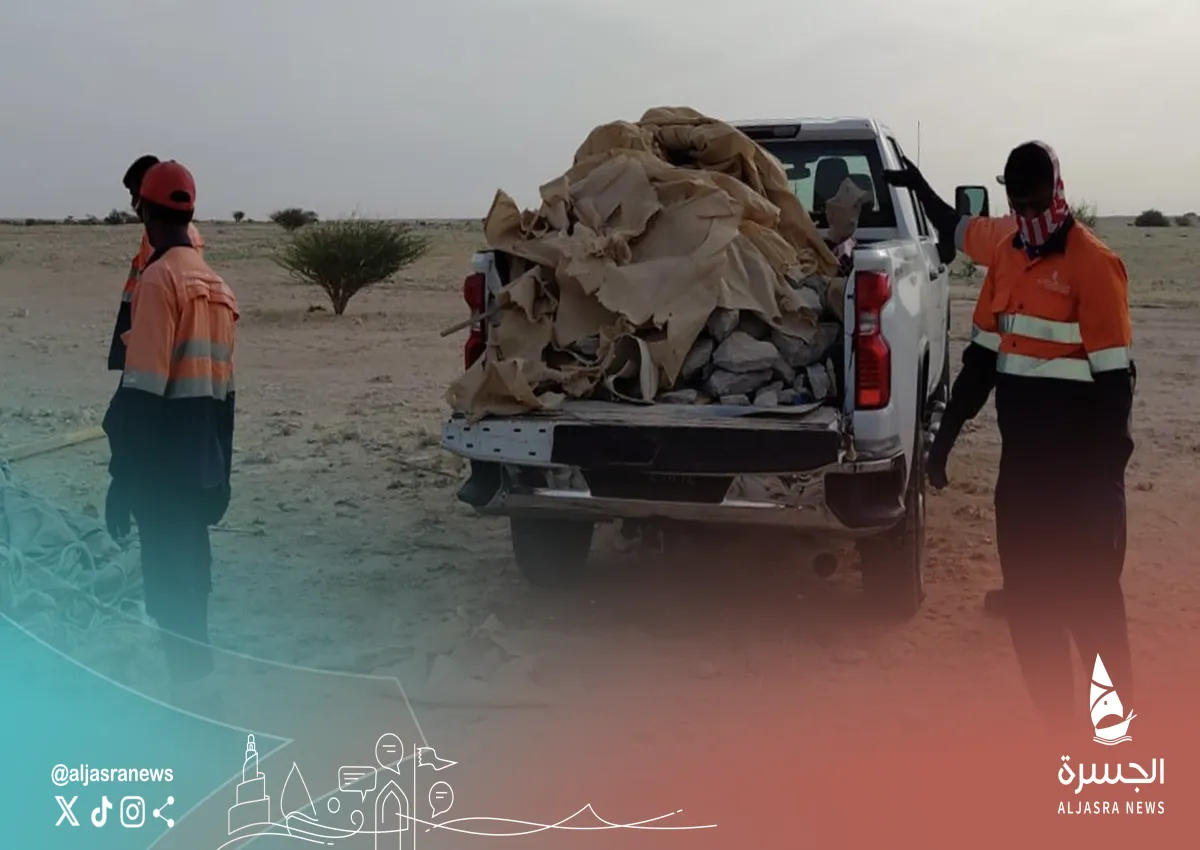 البيئة تزيل مخلفات روضة راشد وتتوعد المخالفين