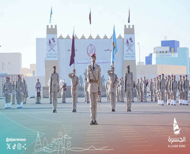 قائد الحرس الأميري يشهد تخريج الدورة 38 مستجدين