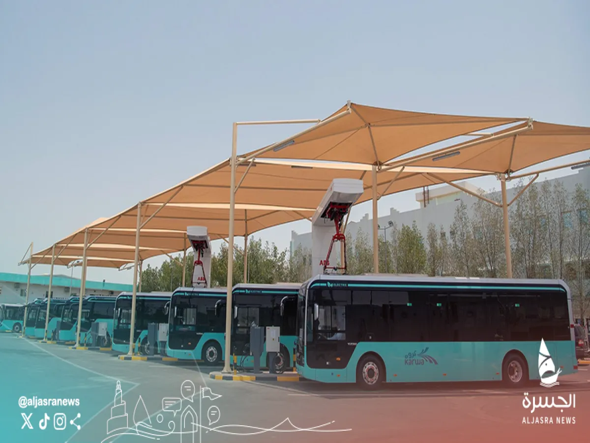حافلات لنقل الجماهير إلى الكورنيش باليوم الوطني