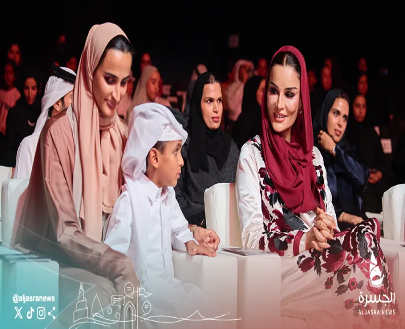 الشيخة موزا تشيد بعرض مدارس مؤسسة قطر
