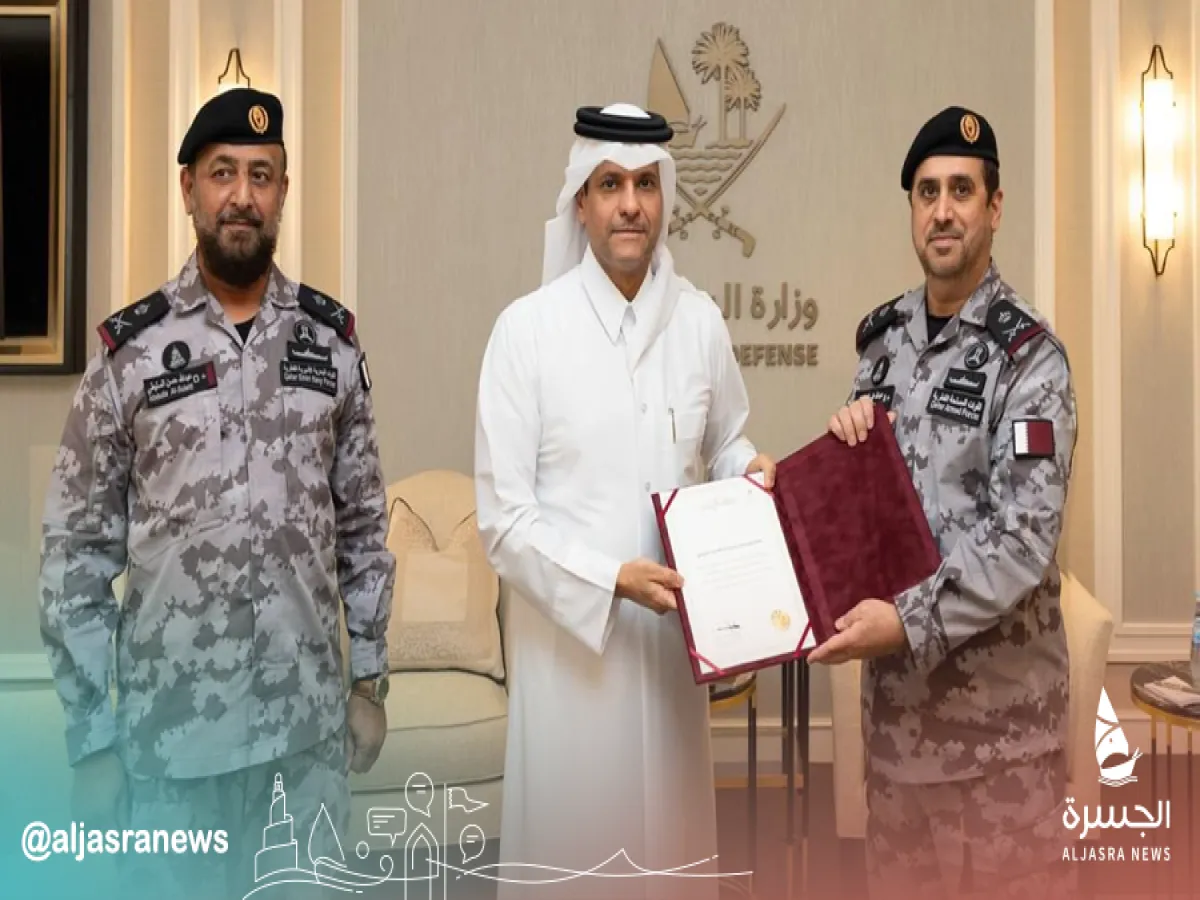 وزير الدفاع يكرم ضباط مشروع حالول البحري