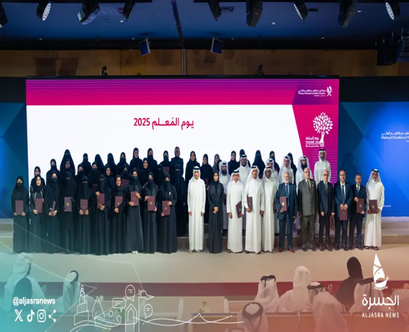 رئيس الوزراء يكرم 60 معلما في احتفالية يومهم العالمي