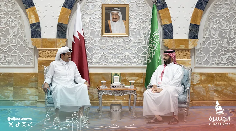 سمو الأمير يبحث مع ولي العهد السعودي المستجدات