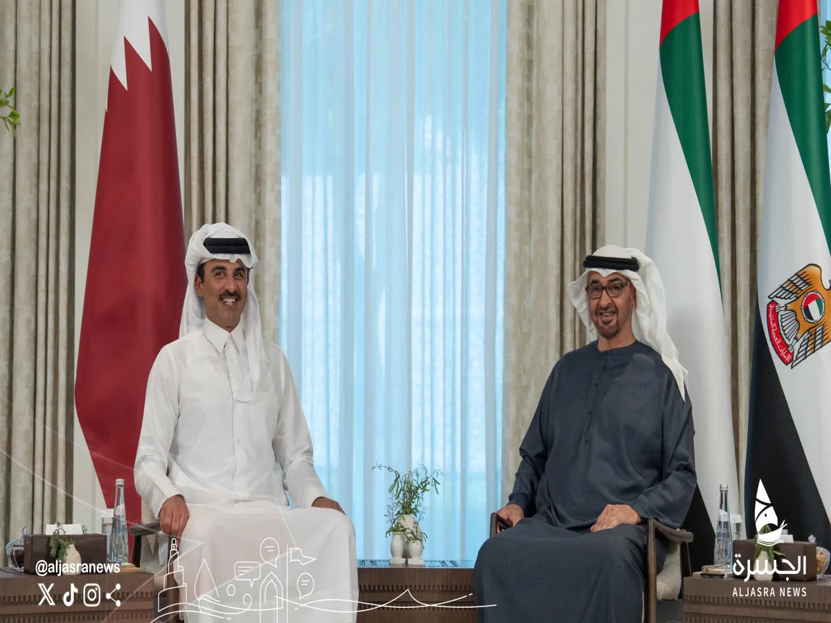 سمو الأمير ورئيس الإمارات يبحثان تعزيز العلاقات وقضايا المنطقة