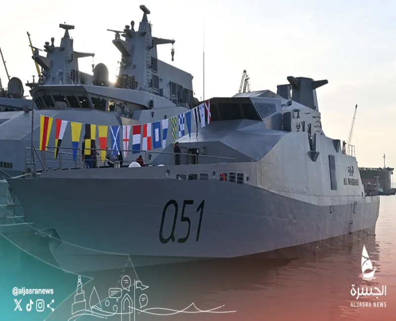 نجاح تعويم أول زورق صاروخي للبحرية القطرية